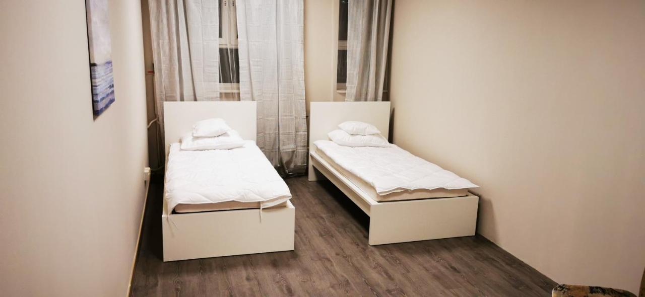 Hostel Powstaniec Wola - Private Rooms Warschau Exterior foto