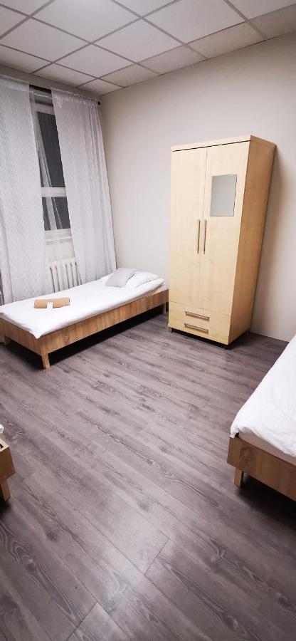Hostel Powstaniec Wola - Private Rooms Warschau Exterior foto