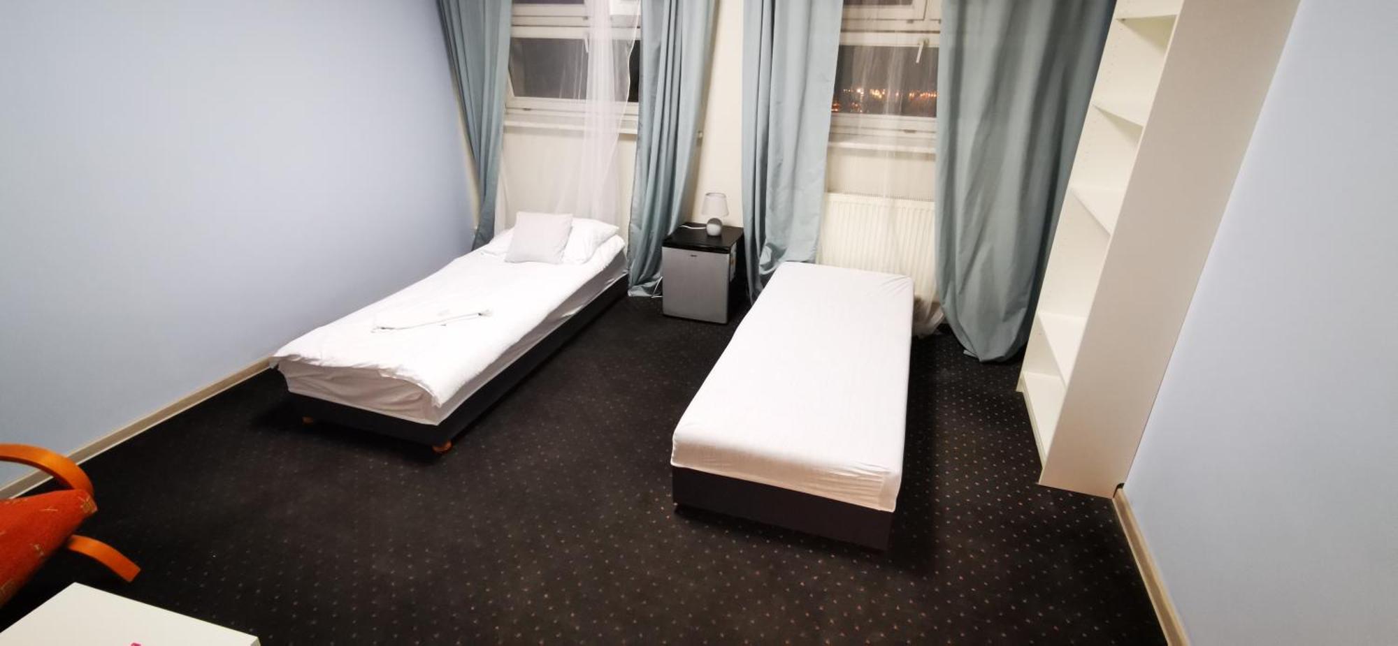 Hostel Powstaniec Wola - Private Rooms Warschau Exterior foto